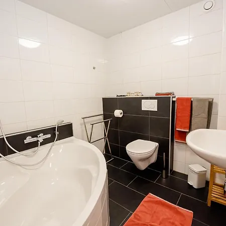 Appartement Het Station Bij Snowworld Gaiazoo En Landgraaf