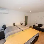 Het Station Bij Snowworld Gaiazoo En Apartment