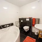 Apartment Het Station Bij Snowworld Gaiazoo En Landgraaf